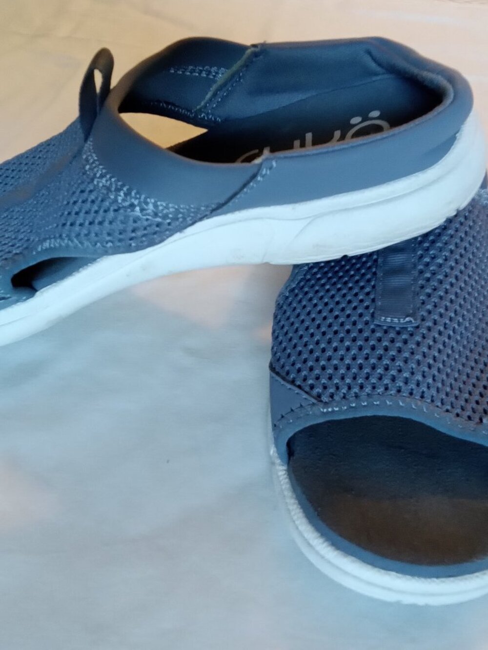 Women's Ryka beach sandals/flup flops, size 8, blue